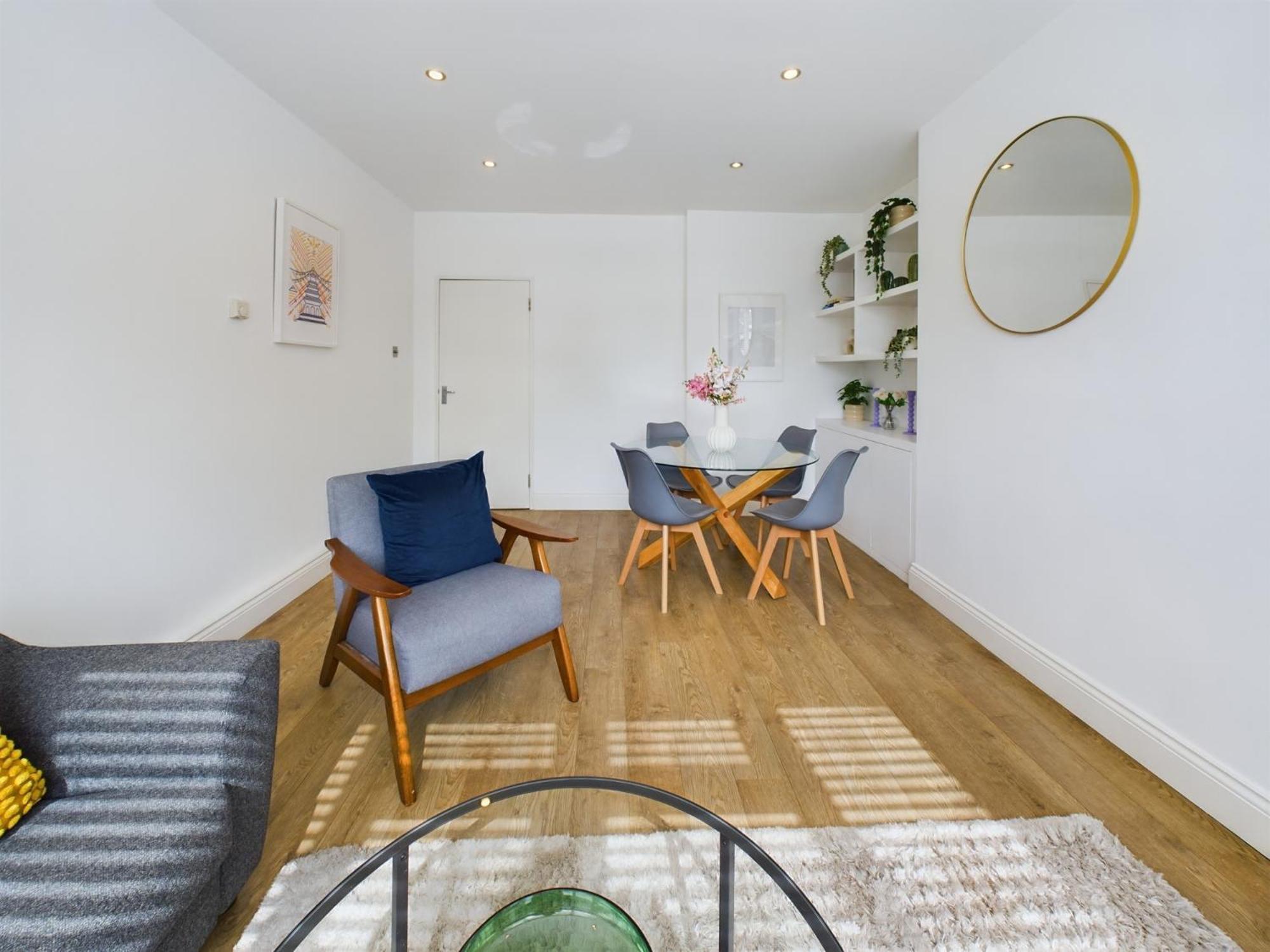 The Earl's Court Hideaway - Warm 3bdr House * Londra