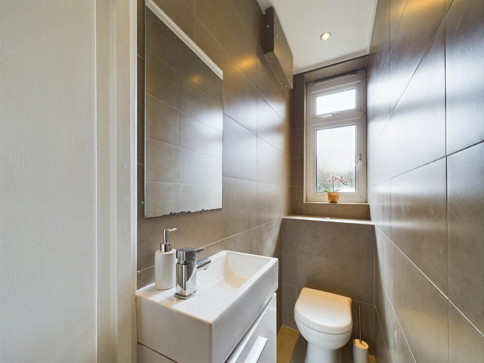 The Earl's Court Hideaway - Warm 3bdr House * Londra